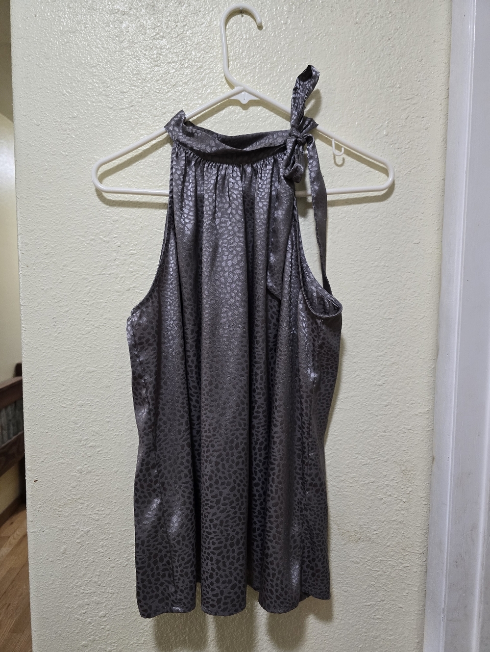 Women’s Tie-Neck Satin Halter Top - Gray